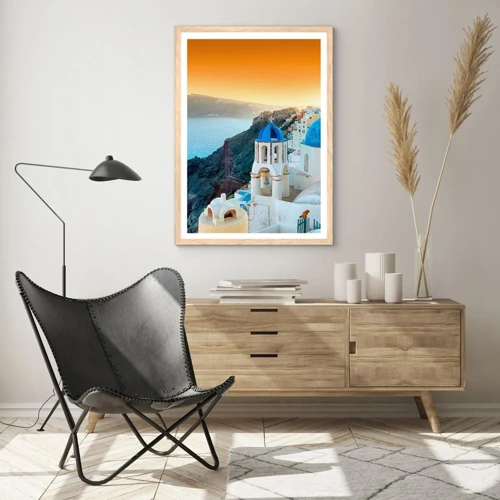 Poster in einem Rahmen aus heller Eiche - Santorini - an die Felsen gekuschelt - 70x100 cm
