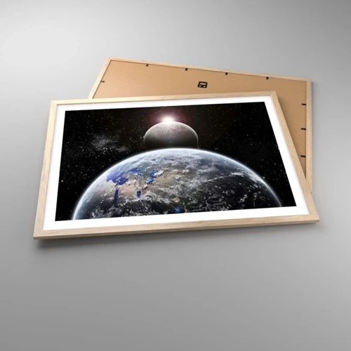 Poster in einem Rahmen aus heller Eiche - Weltraumlandschaft - Sonnenaufgang - 70x50 cm