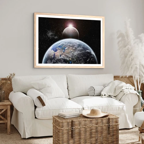 Poster in einem Rahmen aus heller Eiche - Weltraumlandschaft - Sonnenaufgang - 91x61 cm