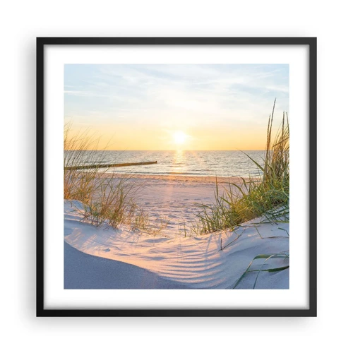 Poster in einem schwarzem Rahmen - Das Rauschen des Meeres, der Gesang der Vögel, ein wilder Strand im Gras ... - 50x50 cm