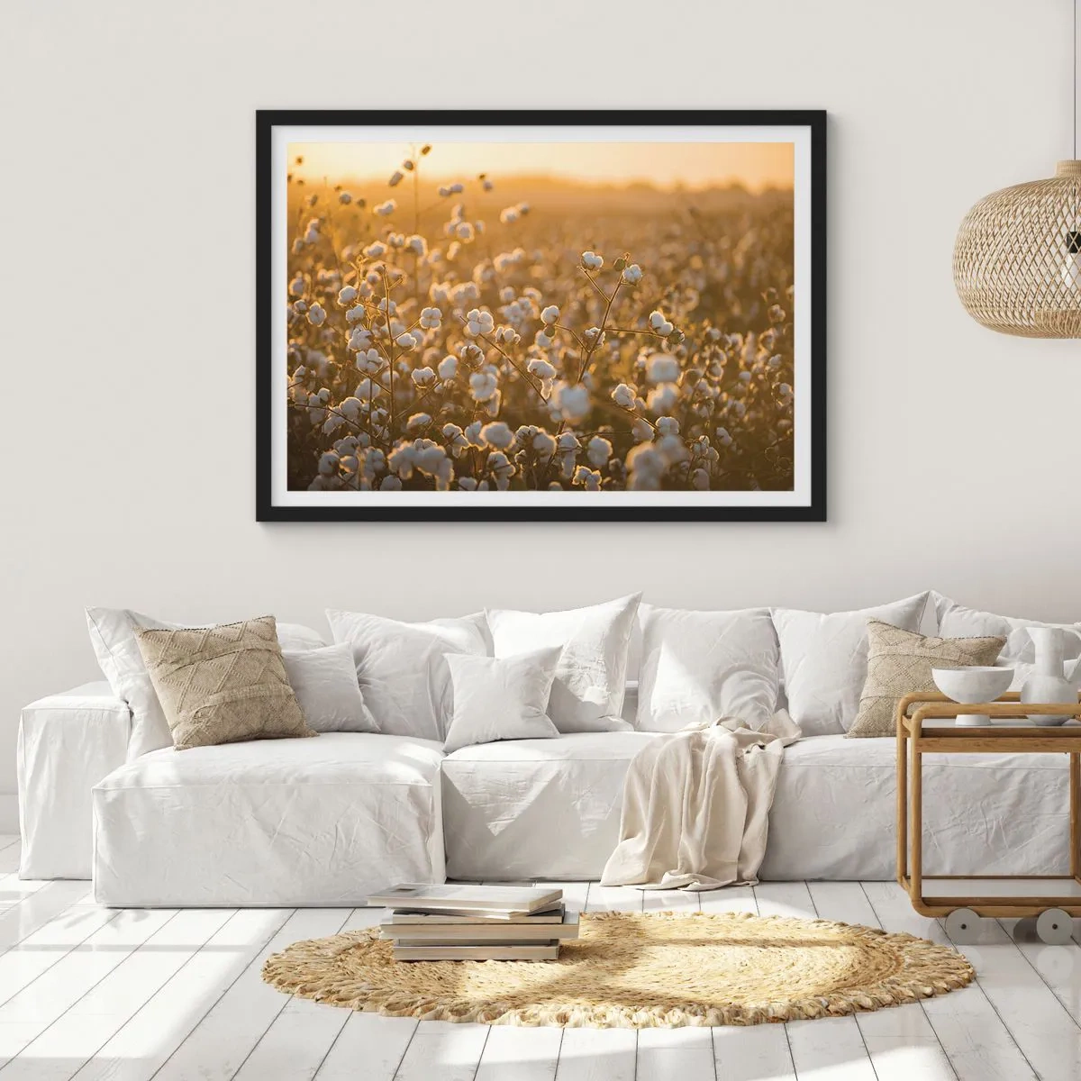 Poster in einem schwarzem Rahmen - Ein Baumwollfeld im warmen Licht der untergehenden Sonne - 70x50cm - Fluffiges Feld - Moderne Wanddekoration für Wohnzimmer und Schlafzimmer ARTTOR