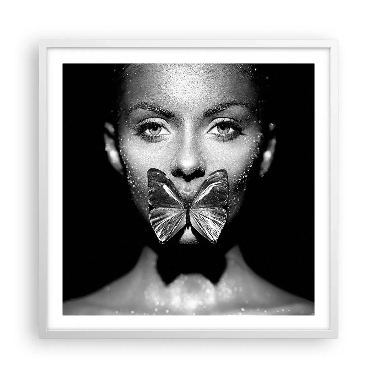 Poster in einem weißen Rahmen - Schmetterlingskuss - 60x60 cm