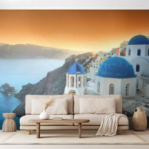 Selbstklebende Fototapete Deluxe Sticker - Santorini - an die Felsen gekuschelt - Landschaft, Griechenland, Santorin - 350x256 cm