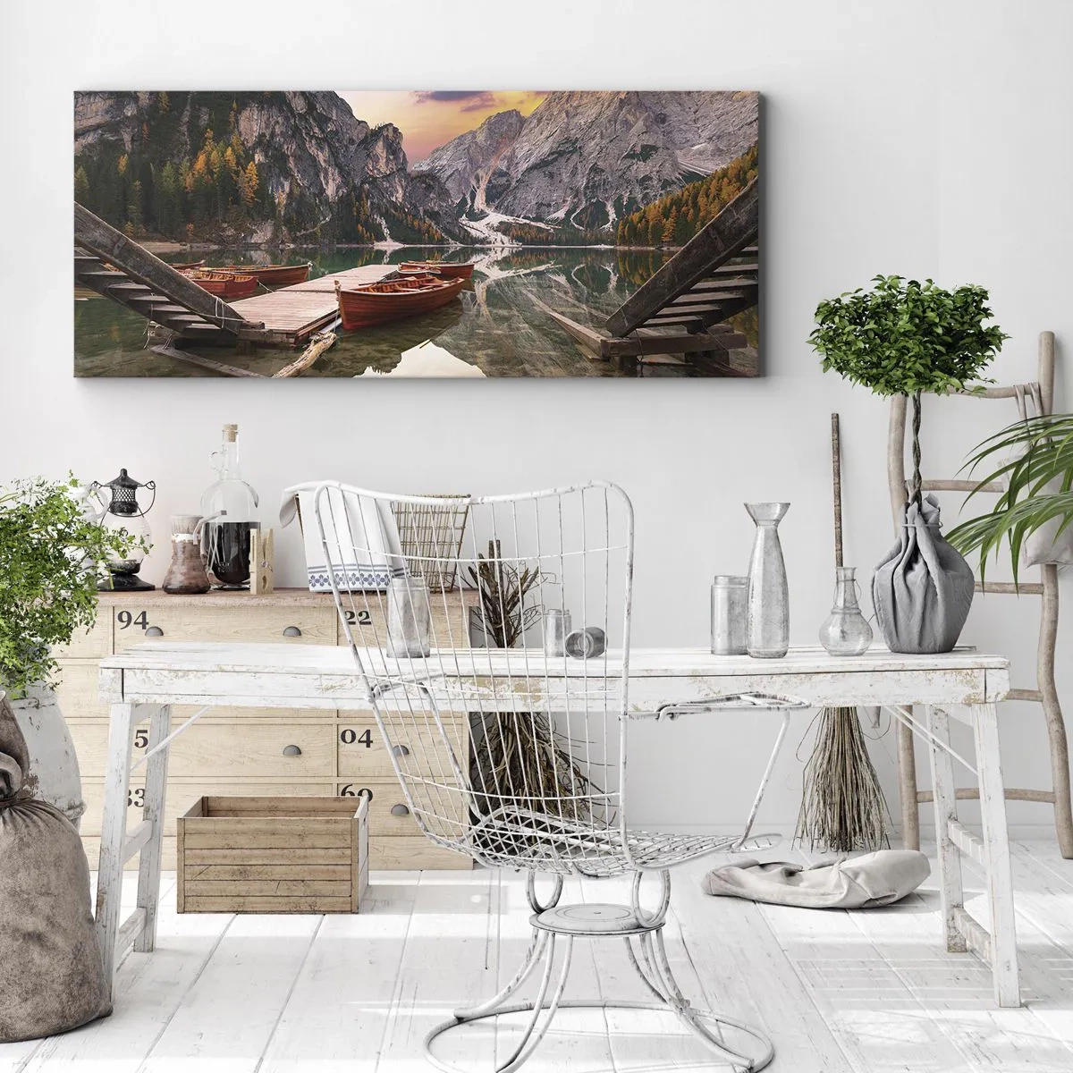 Bild auf Leinwand - Leinwandbild - Bergsee mit Booten bei Sonnenuntergang - 160x50cm - Versprechen des Tages - Moderne Wanddekoration für Wohnzimmer und Schlafzimmer ARTTOR