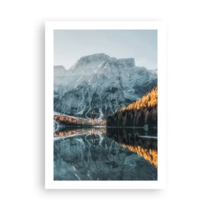 Poster - Berglandschaft spiegelt sich im See bei Sonnenuntergang - 50x70cm - Spiegellandschaft - Moderne Wanddekoration für Wohnzimmer und Schlafzimmer ARTTOR