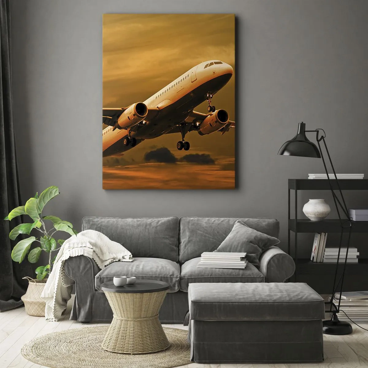 Bild auf Leinwand - Leinwandbild - Ein Passagierflugzeug hebt vor einem goldenen Sonnenuntergangshimmel ab. - 80x120cm - Flug der Sonne entgegen - Moderne Wanddekoration für Wohnzimmer und Schlafzimmer ARTTOR