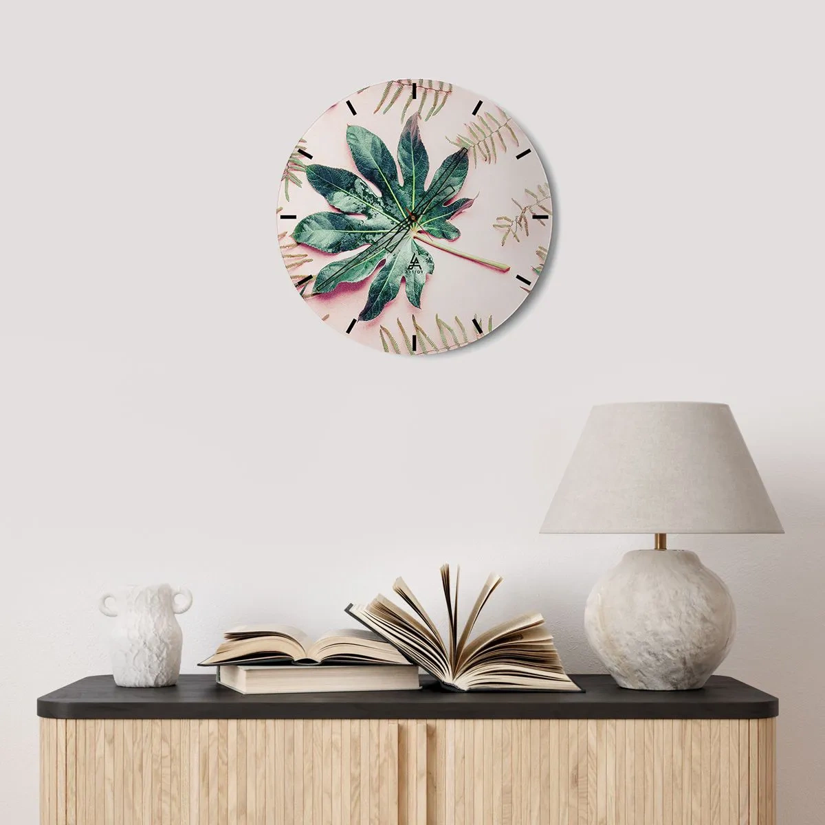Wanduhr - Glasuhr - Ein großes grünes Blatt auf hellrosa Hintergrund mit floralen Details. - 30x30cm - Eine Studie von Grün auf einem rosa Hintergrund - Moderne Wanddekoration für Wohnzimmer, Küche und Schlafzimmer ARTTOR