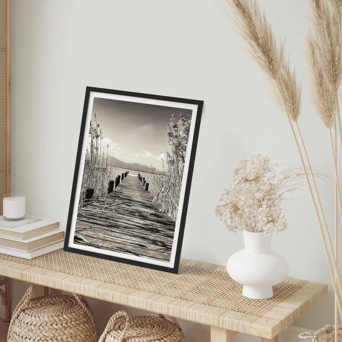 Poster in einem schwarzem Rahmen - In der Stille des Grases - 70x100 cm