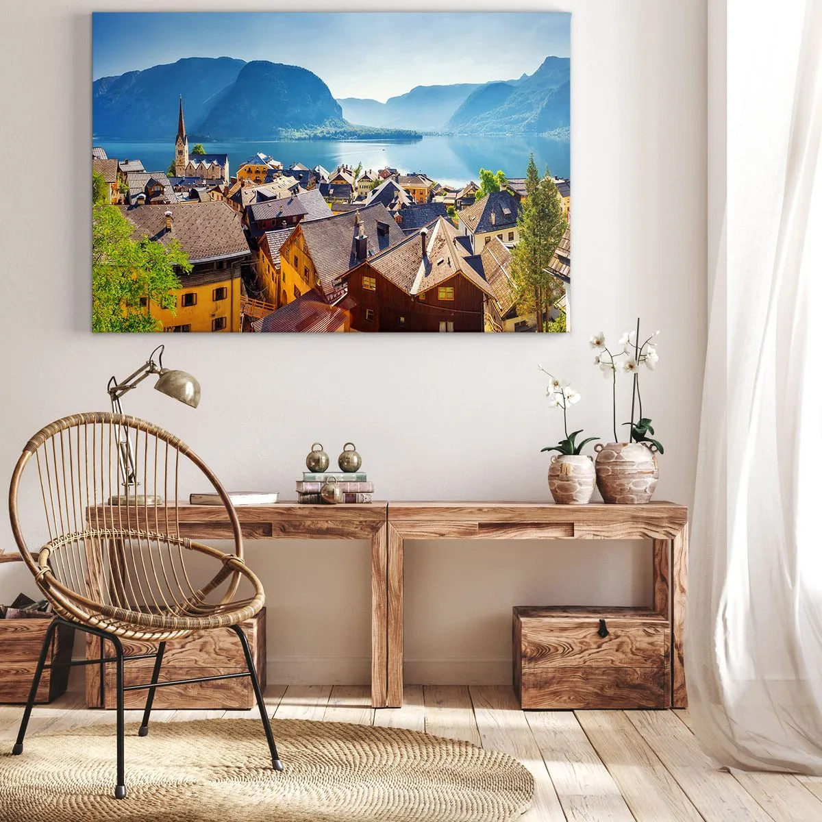 Bild auf Leinwand - Leinwandbild - Ein malerisches Dorf an einem See, umgeben von Bergen an einem sonnigen Tag - 120x80cm - Es könnte nicht malerischer sein - Moderne Wanddekoration für Wohnzimmer und Schlafzimmer ARTTOR
