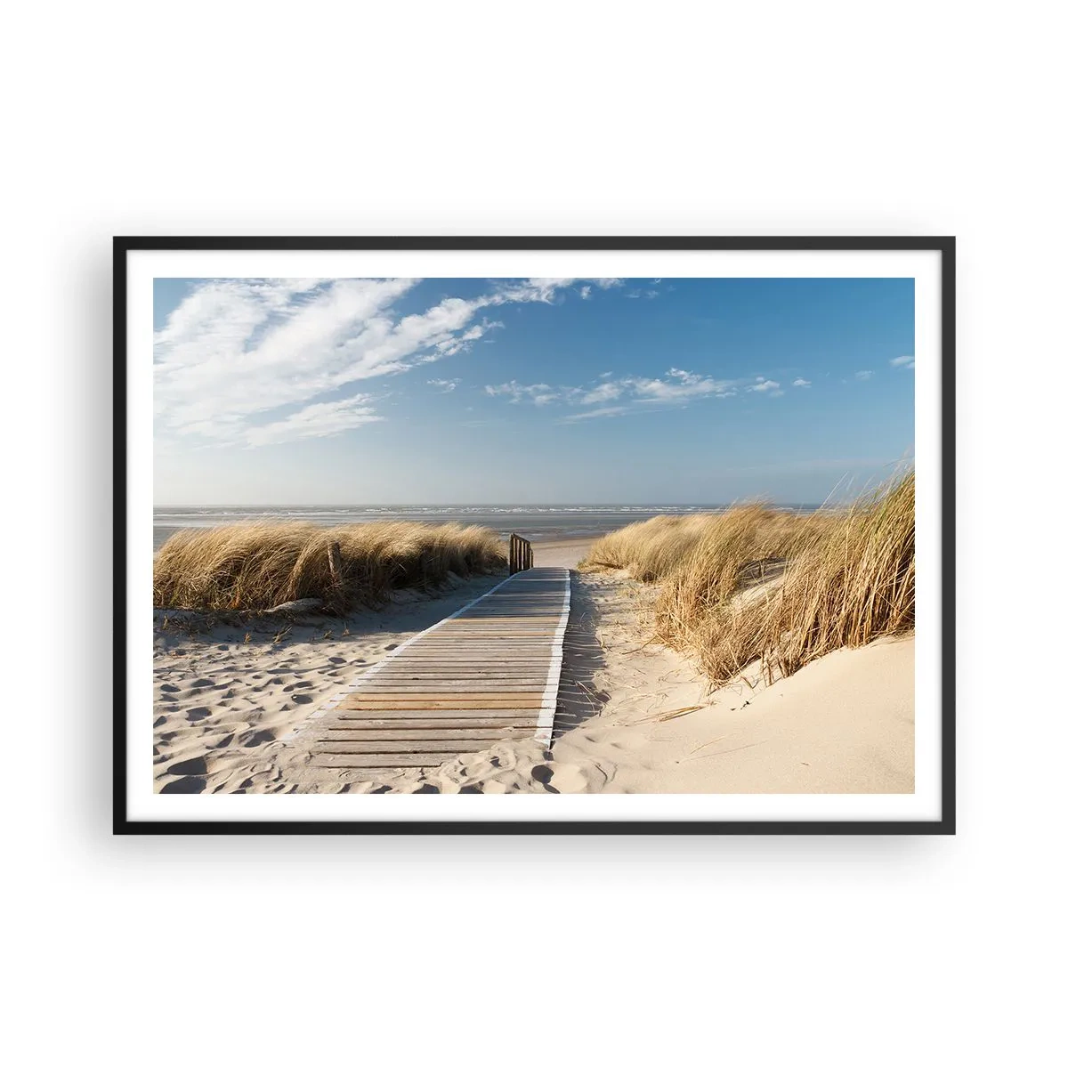 Poster in einem schwarzem Rahmen - Ein Holzweg führt durch die Dünen zum ruhigen Meer - 100x70cm - Hinter der Düne, im Rauschen des Grases - Moderne Wanddekoration für Wohnzimmer und Schlafzimmer ARTTOR