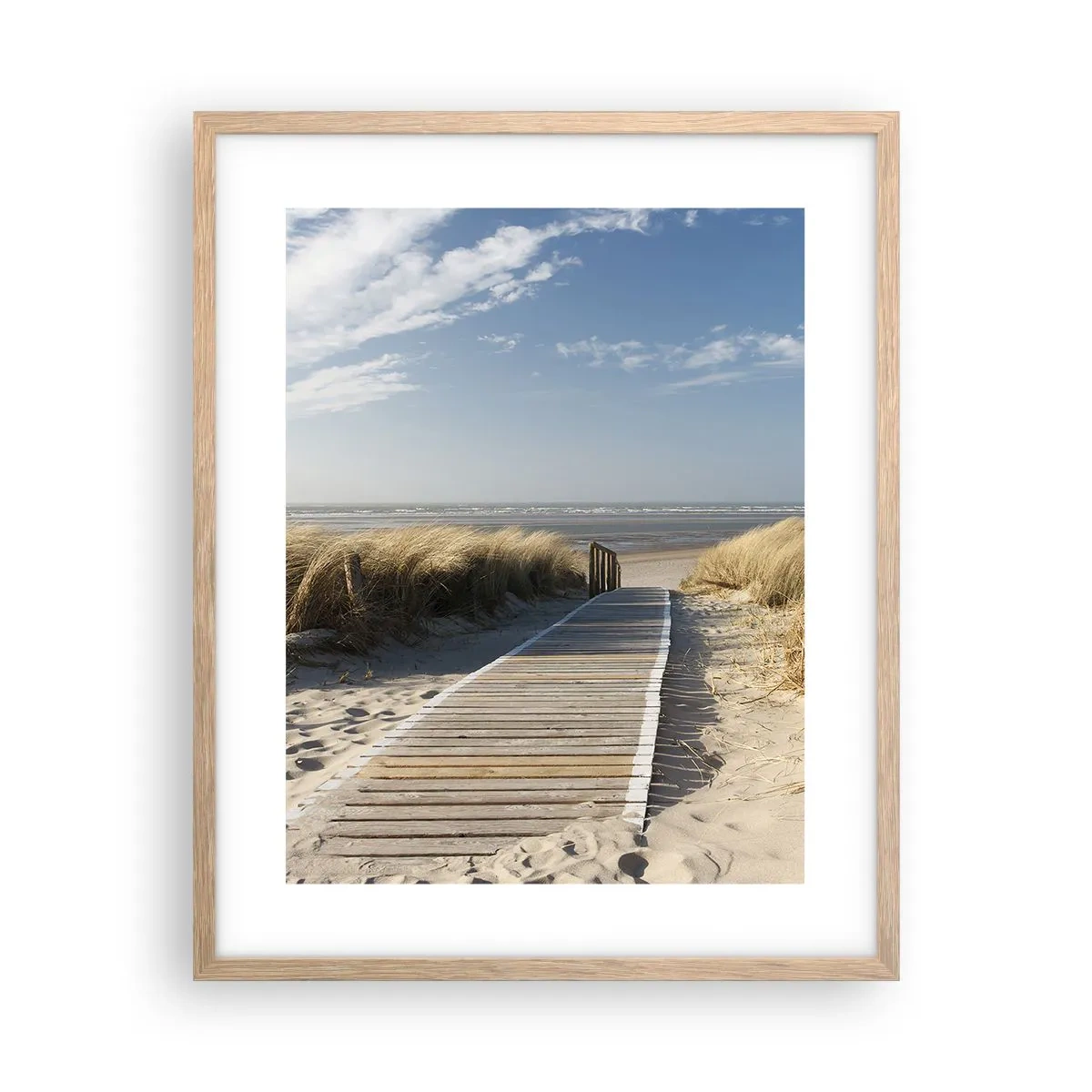 Poster in einem Rahmen aus heller Eiche - Hinter der Düne, im Rauschen des Grases - 40x50 cm