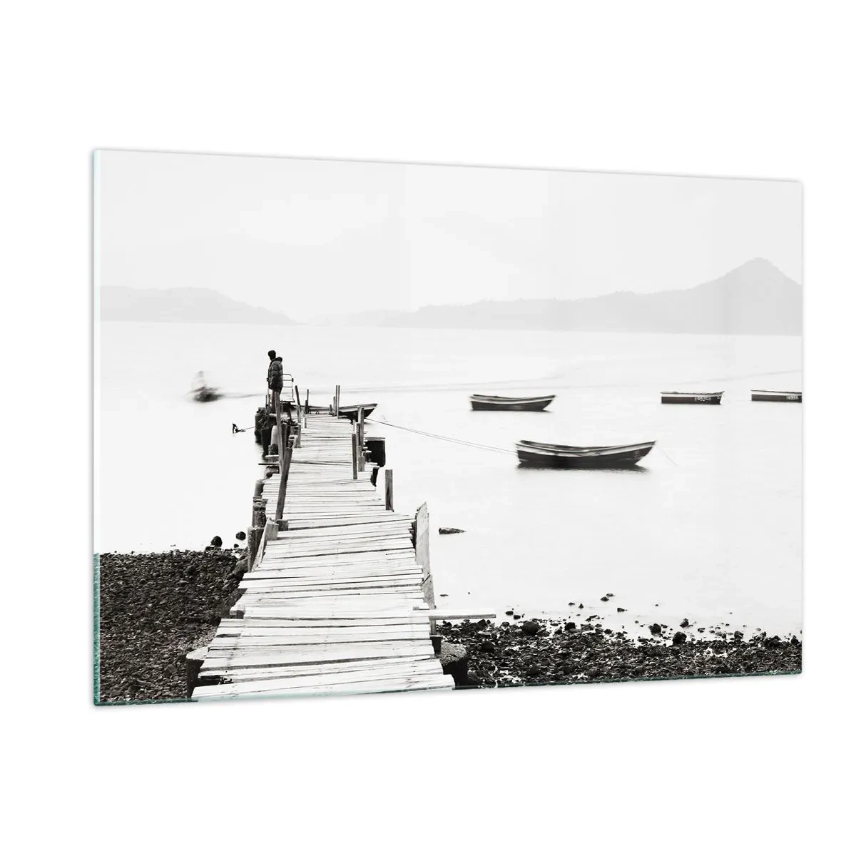 Glasbild - Bild auf glas - Schwarz-Weiß-Ansicht eines Holzstegs über einem See - 120x80cm - Ruhig und sauber über dem Wasser - Moderne Wanddekoration für Wohnzimmer und Schlafzimmer ARTTOR