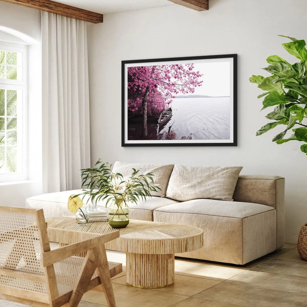 Poster in einem schwarzem Rahmen - Ein Boot am Ufer eines Sees zwischen rosa Bäumen - 70x50cm - In rosa Stille - Moderne Wanddekoration für Wohnzimmer und Schlafzimmer ARTTOR