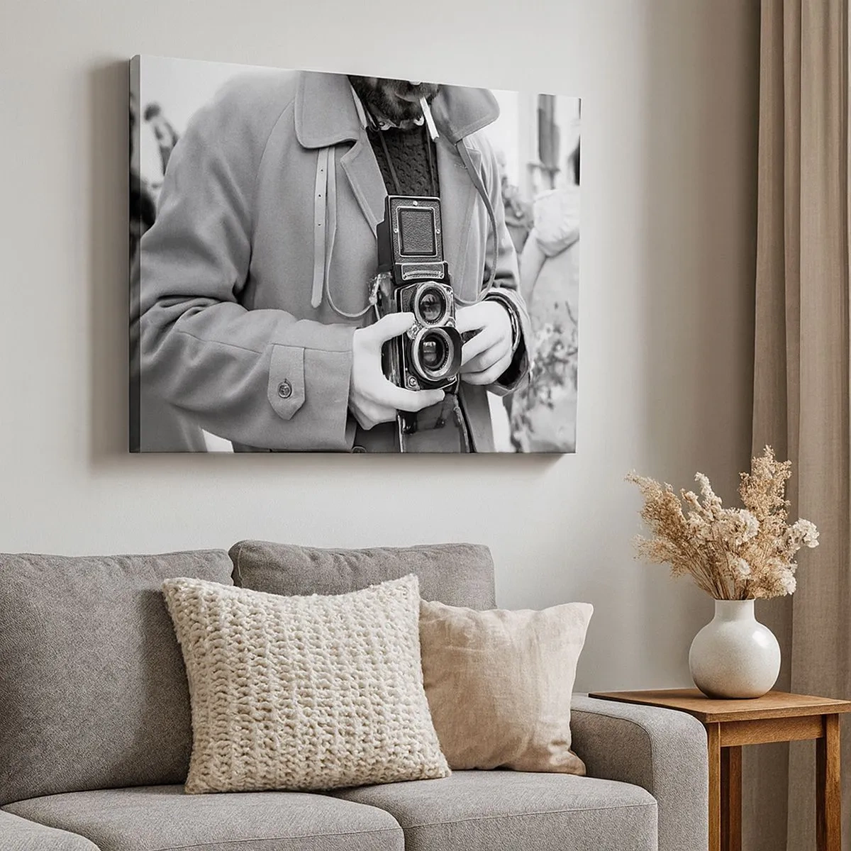 Bild auf Leinwand - Leinwandbild - Schwarz-Weiß-Foto eines Mannes mit einer Retro-Kamera - 70x50cm - Retro-Stil - Moderne Wanddekoration für Wohnzimmer und Schlafzimmer ARTTOR