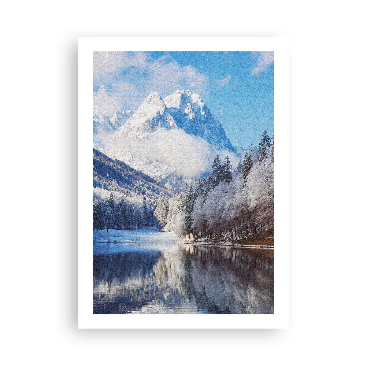 Poster - Schneebedeckte Berge spiegeln sich im Winter in einem See - 50x70cm - Schneefang - Moderne Wanddekoration für Wohnzimmer und Schlafzimmer ARTTOR
