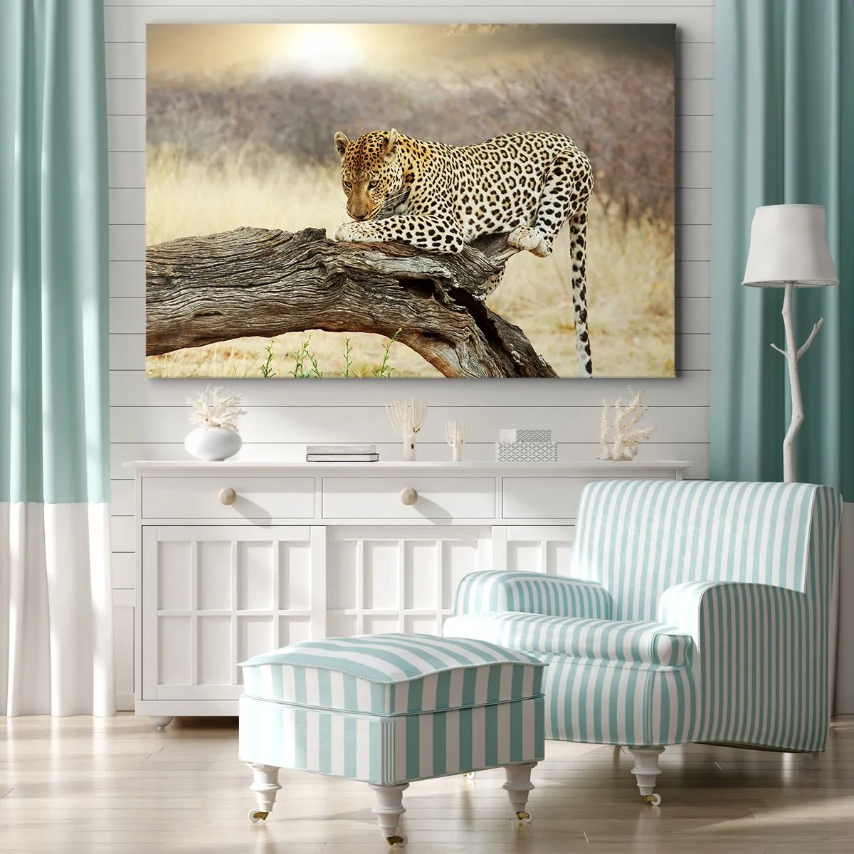 Bild auf Leinwand - Leinwandbild - Ein Leopard ruht auf einem Baumstamm in der Savanne - 100x70cm - Ich gehe meine eigenen Wege - Moderne Wanddekoration für Wohnzimmer und Schlafzimmer ARTTOR