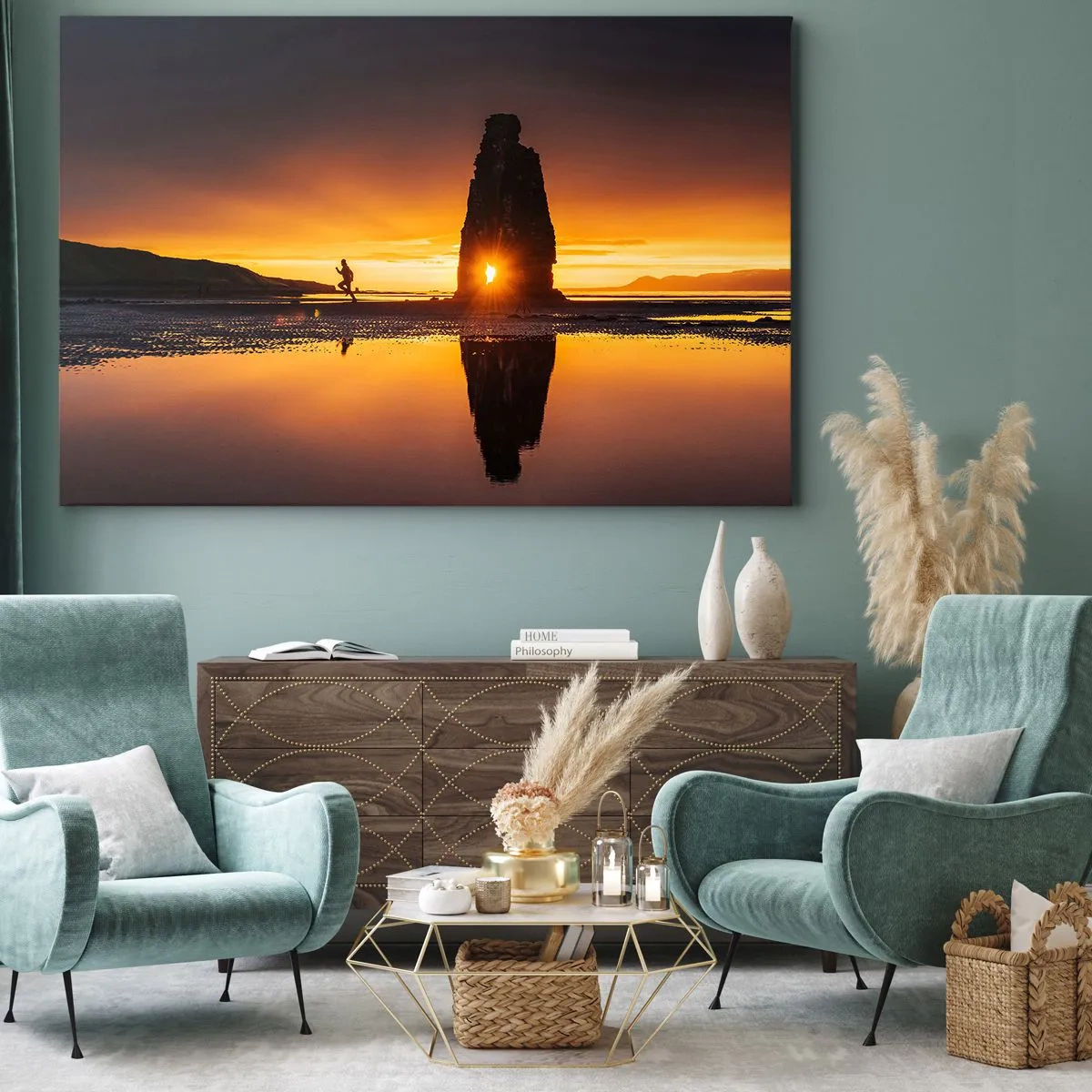 Bild auf Leinwand - Leinwandbild - Person läuft bei Sonnenuntergang am Strand mit Felsformation - 120x80cm - Nur du und die Natur - Moderne Wanddekoration für Wohnzimmer und Schlafzimmer ARTTOR