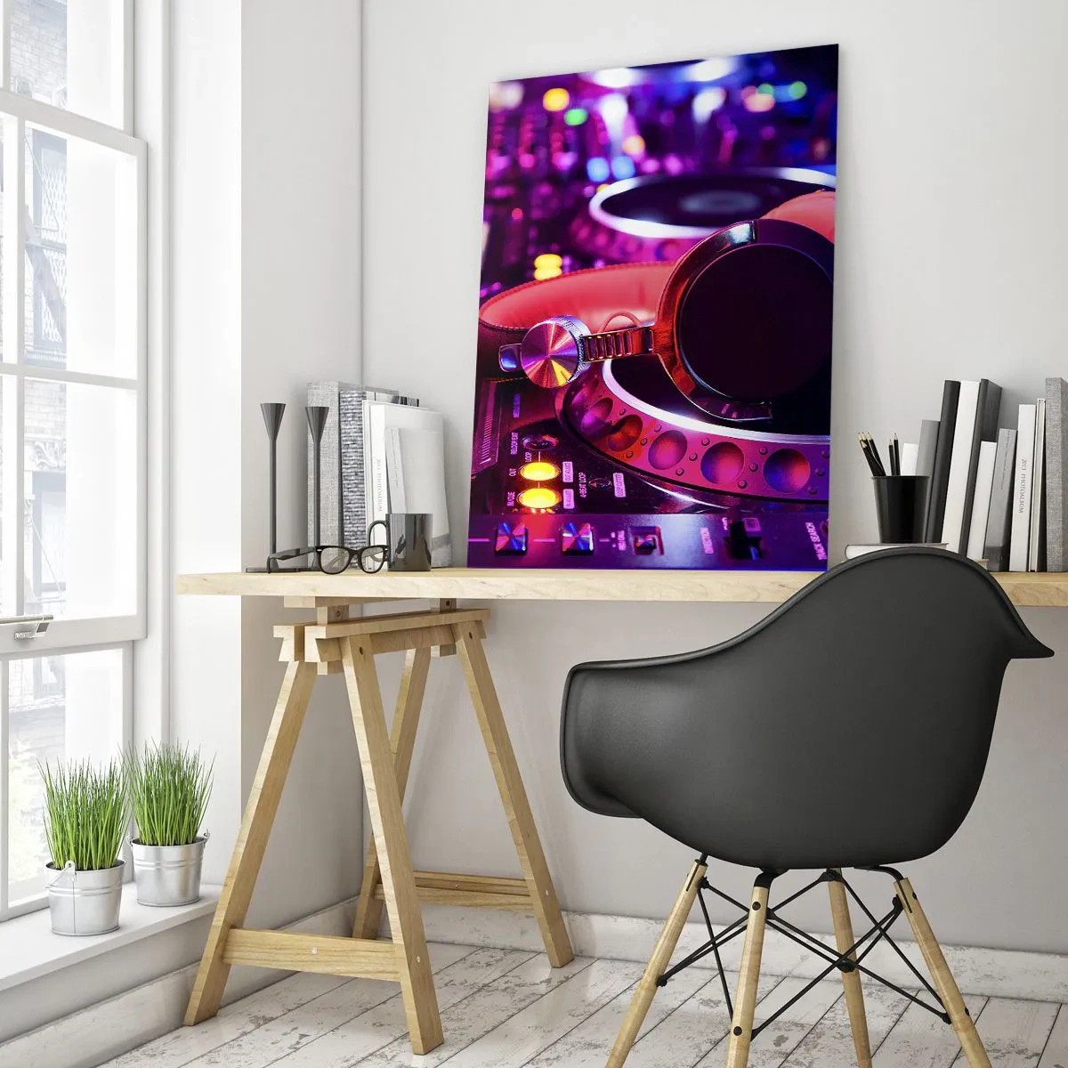 Glasbild - Bild auf glas - Bunte DJ-Ausrüstung mit roten Kopfhörern - 50x70cm - Bevor der Spaß beginnt - Moderne Wanddekoration für Wohnzimmer und Schlafzimmer ARTTOR