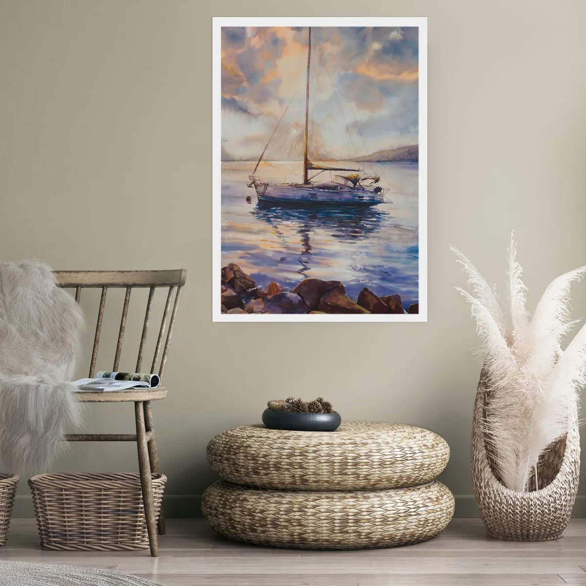 Poster - Ein Segelboot auf ruhigem Wasser im Abendlicht - 50x70cm - Abend in der Bucht - Moderne Wanddekoration für Wohnzimmer und Schlafzimmer ARTTOR