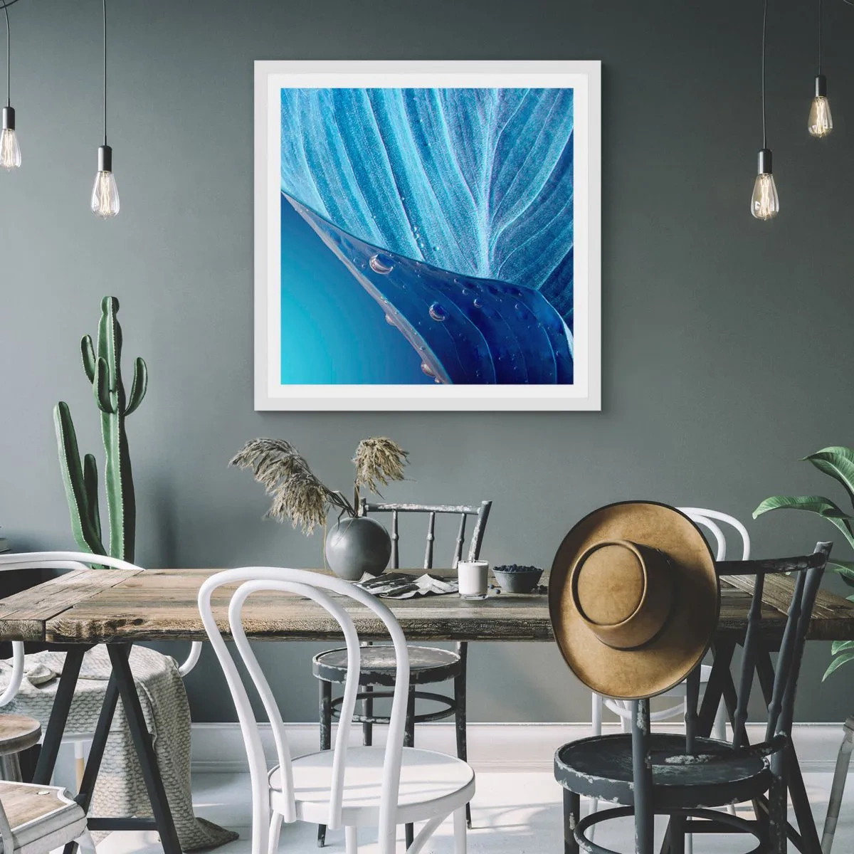 Poster in einem weißen Rahmen - Versteckte Tropfen vom Blau - 60x60 cm