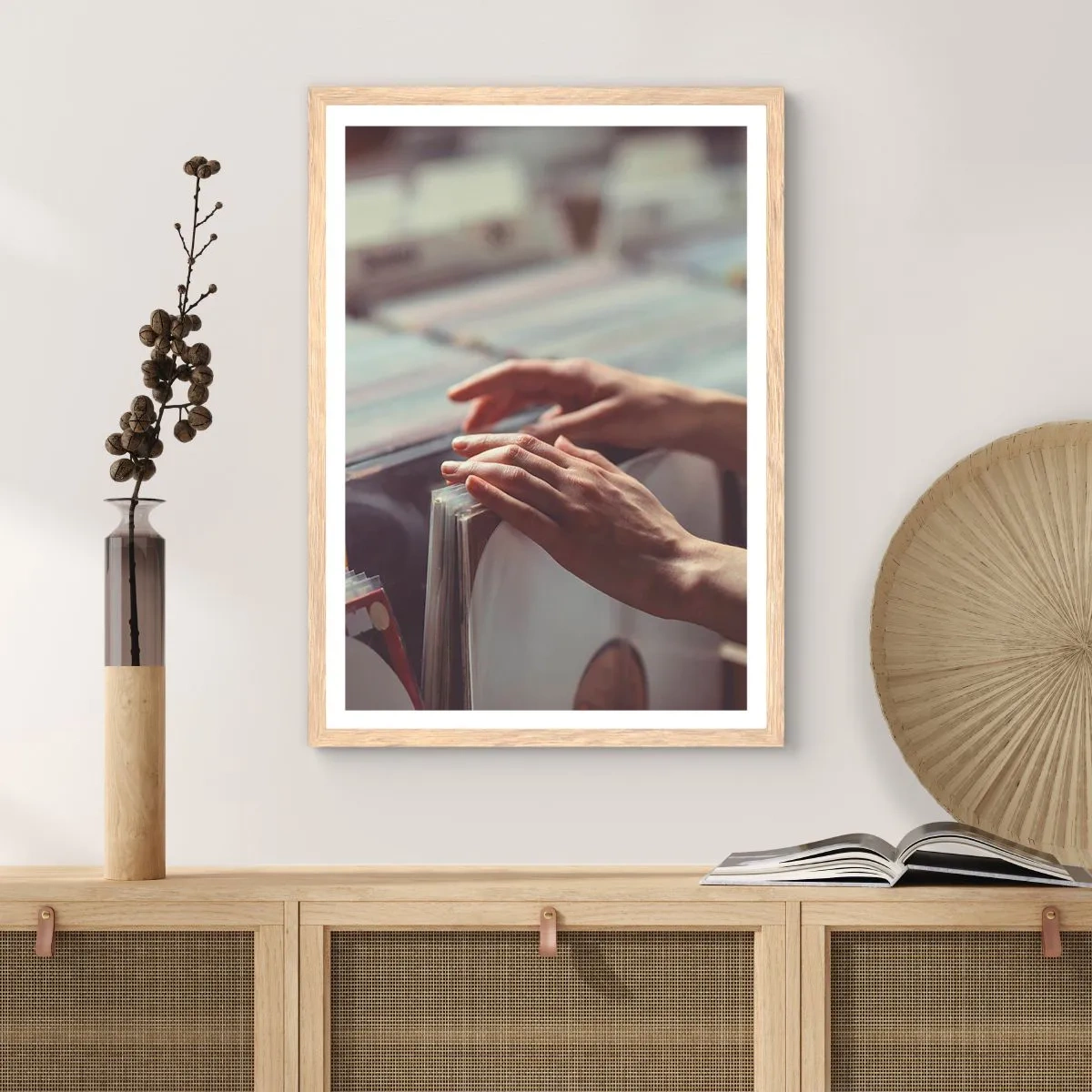 Poster in einem Rahmen aus heller Eiche - Auf der Suche nach Emotionen - 70x100 cm