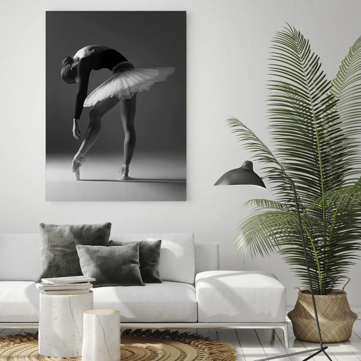 Glasbild - Bild auf glas - Eine Ballerina in eleganter Pose vor schwarz-weißem Hintergrund - 80x120cm - Bella Ballerina - Moderne Wanddekoration für Wohnzimmer und Schlafzimmer ARTTOR