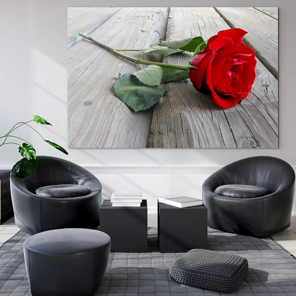 Glasbild - Bild auf glas - Rote Rose auf einem Holzbrett - 70x50cm - Eine Studie in Scharlachrot - Moderne Wanddekoration für Wohnzimmer und Schlafzimmer ARTTOR