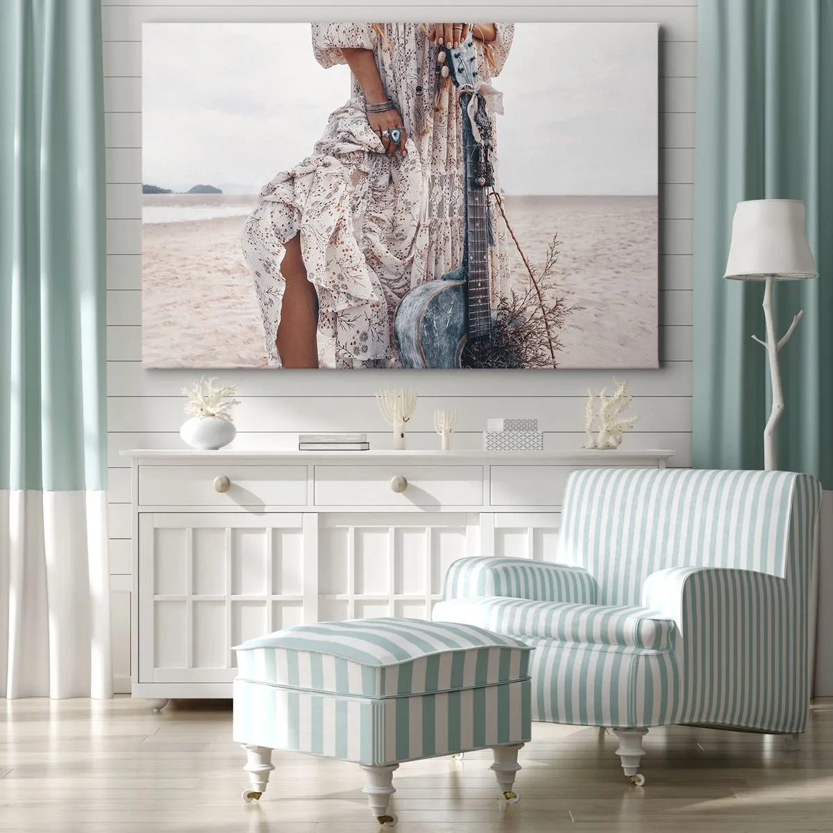 Bild auf Leinwand - Leinwandbild - Frau im Boho-Stil mit Gitarre am Strand - 120x80cm - Kinderblumen auf dem Weg - Moderne Wanddekoration für Wohnzimmer und Schlafzimmer ARTTOR