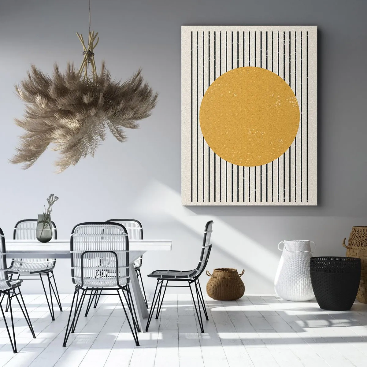 Bild auf Leinwand - Leinwandbild - Ein gelber Kreis auf einem Hintergrund aus schwarzen und weißen horizontalen Linien - 50x70cm - Die Kraft der Einfachheit - Moderne Wanddekoration für Wohnzimmer und Schlafzimmer ARTTOR