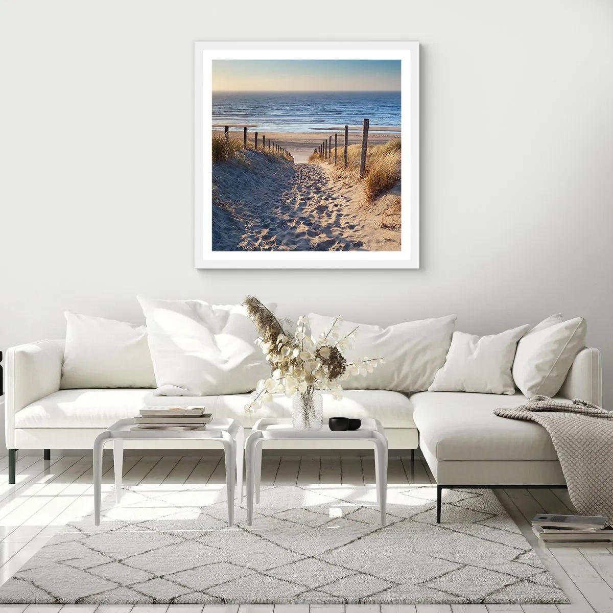 Poster in einem weißen Rahmen - Das Rauschen des Meeres, der Gesang der Vögel, ein wilder Strand im Gras ... - 60x60 cm