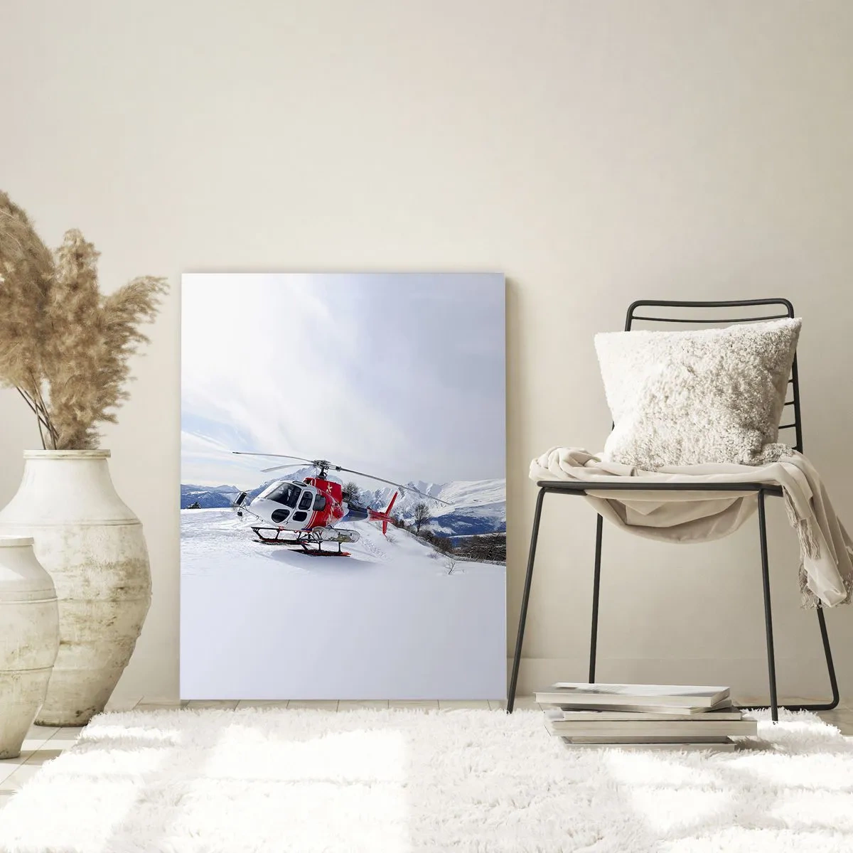 Glasbild - Bild auf glas - Ein roter Hubschrauber in einer winterlichen Berglandschaft - 50x70cm - Immer bereit - Moderne Wanddekoration für Wohnzimmer und Schlafzimmer ARTTOR