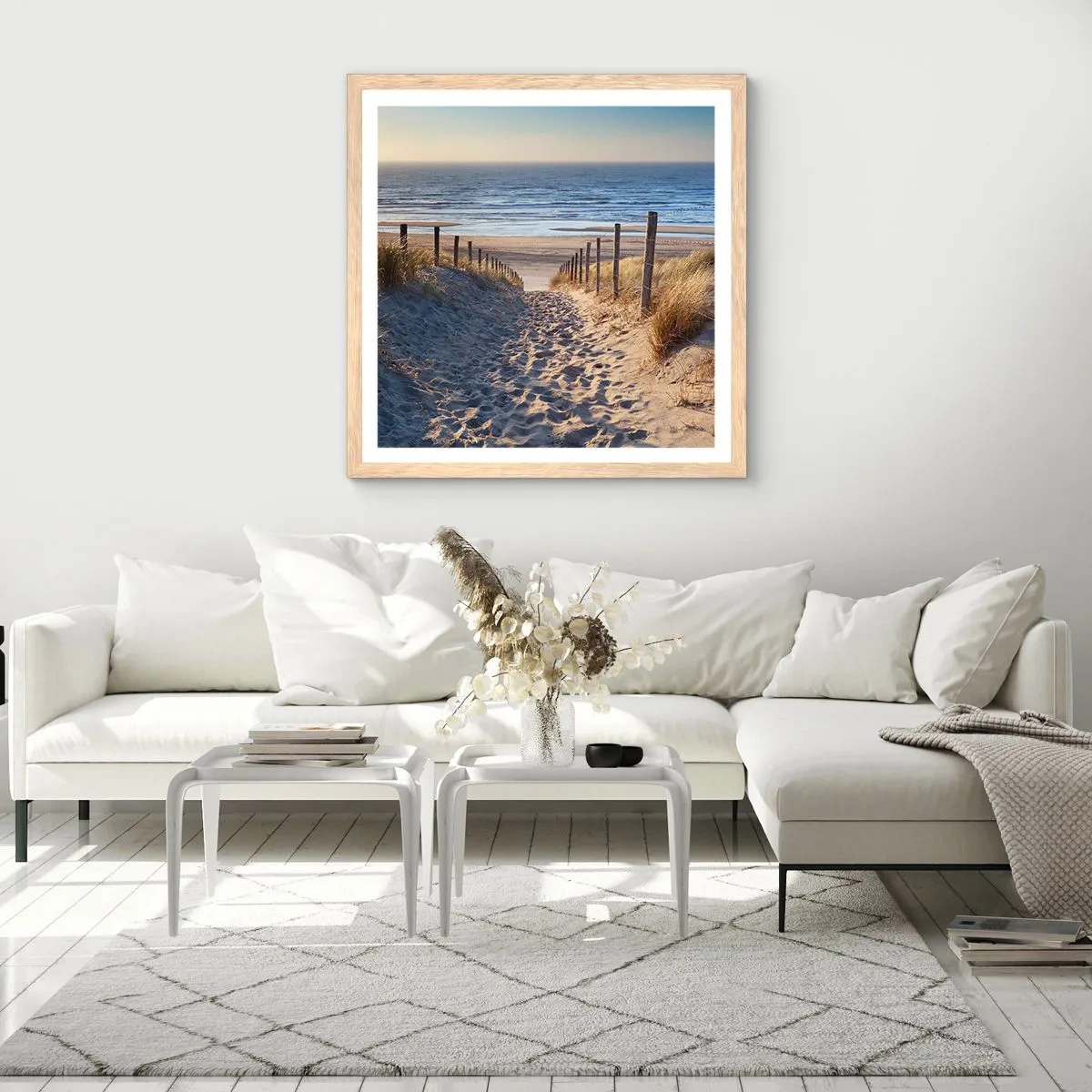 Poster in einem Rahmen aus heller Eiche - Das Rauschen des Meeres, der Gesang der Vögel, ein wilder Strand im Gras ... - 30x30 cm