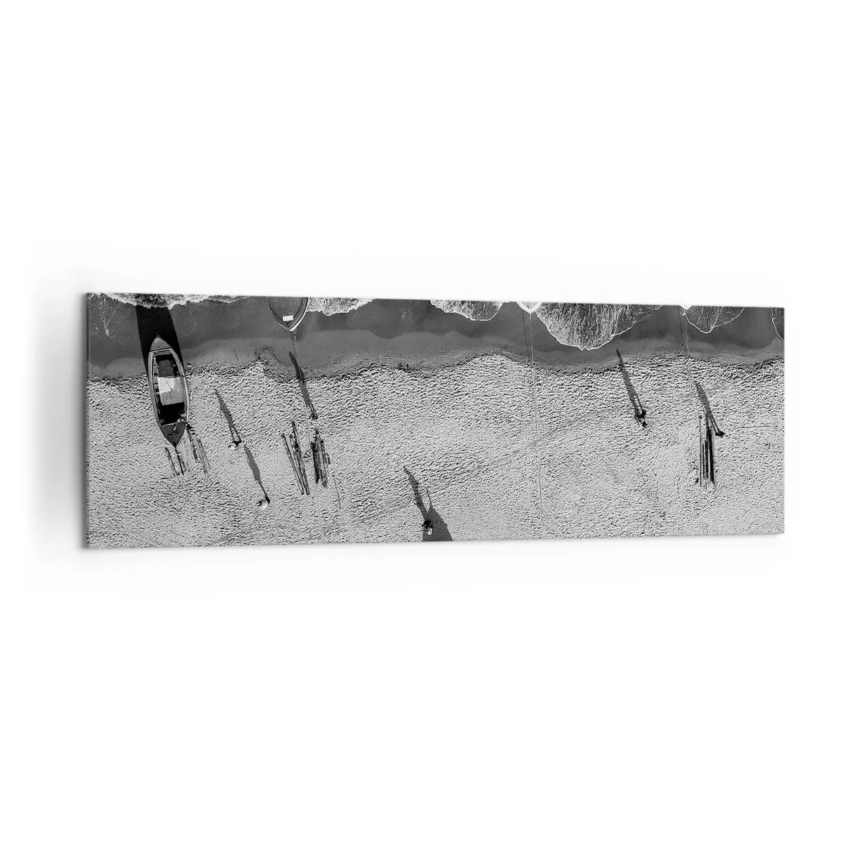 Bild auf Leinwand - Leinwandbild - Schwarz-Weiß-Luftaufnahme von Booten am Strand - 160x50cm - Immer noch am Ufer… - Moderne Wanddekoration für Wohnzimmer und Schlafzimmer ARTTOR