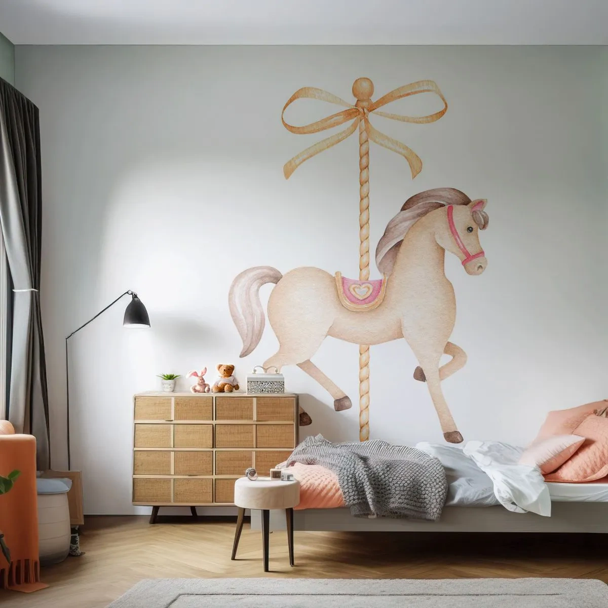 Fototapete Premium Sand - Ein helles Karussellpferd mit einer Schleife auf weißem Hintergrund - 100x70cm - Anmutiger Trab - Moderne Wanddekoration für Wohnzimmer und Schlafzimmer ARTTOR
