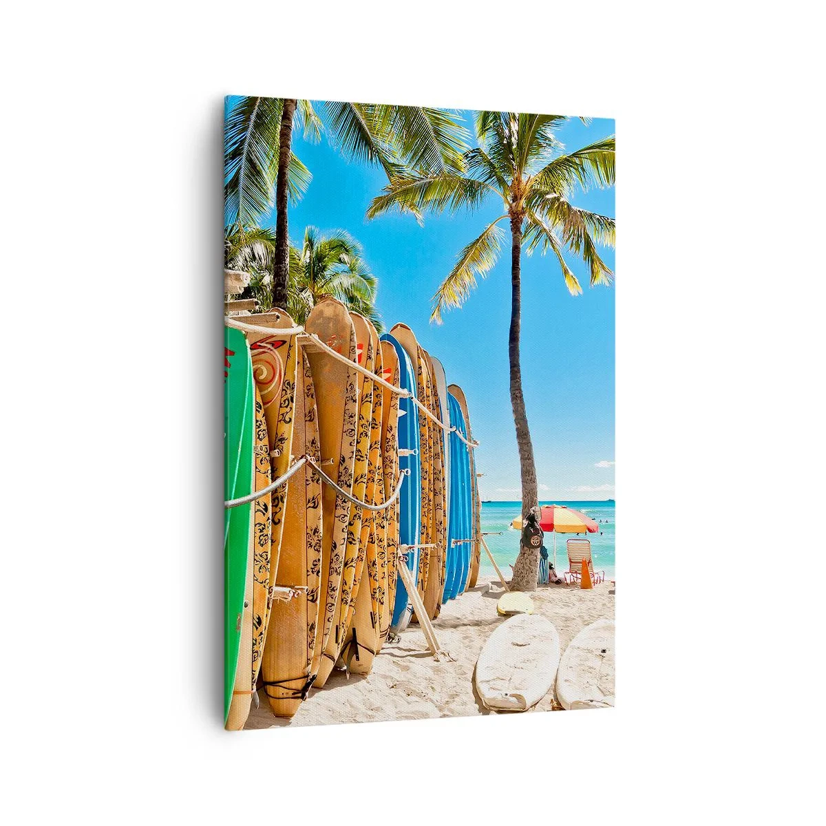 Bild auf Leinwand - Leinwandbild - Surfbretter an einem Strand mit Palmen - 70x100cm - Sonniger Spaß - Moderne Wanddekoration für Wohnzimmer und Schlafzimmer ARTTOR