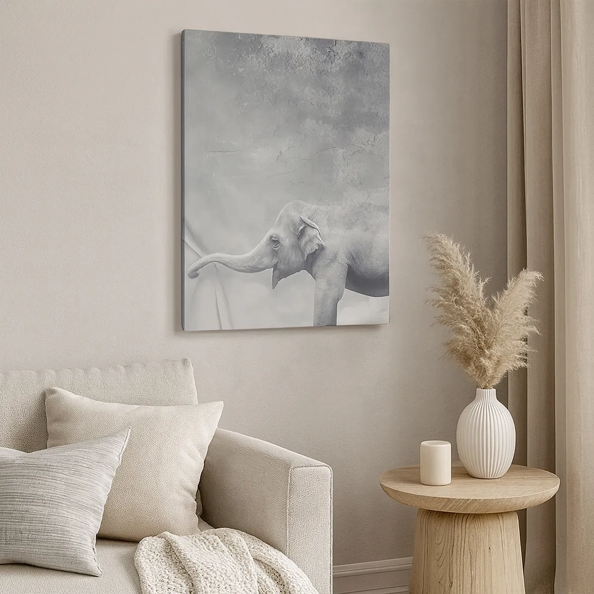 Bild auf Leinwand - Leinwandbild - Ein Elefant, der in einer surrealen Schwarzweißaufnahme den Vorhang zurückzieht - 50x70cm - Enthülle das Geheimnis - Moderne Wanddekoration für Wohnzimmer und Schlafzimmer ARTTOR