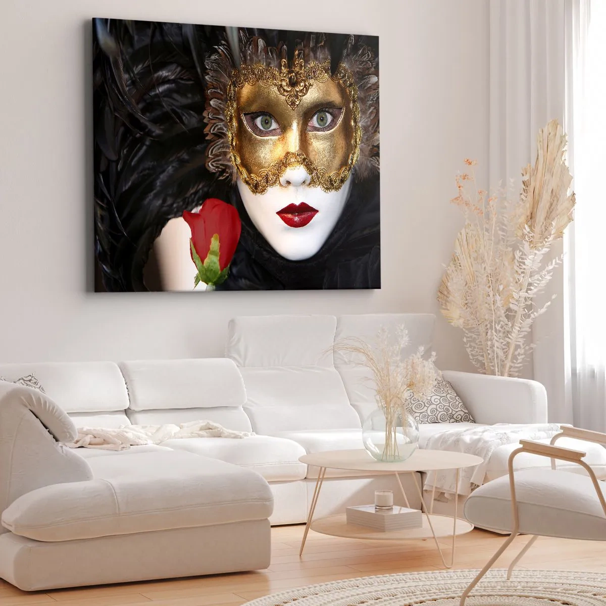 Bild auf Leinwand - Leinwandbild - Goldene venezianische Maske mit Federn und einer roten Rose, geheimnisvolles Motiv. - 70x50cm - Denn das Leben ist ein großer Ball - Moderne Wanddekoration für Wohnzimmer und Schlafzimmer ARTTOR