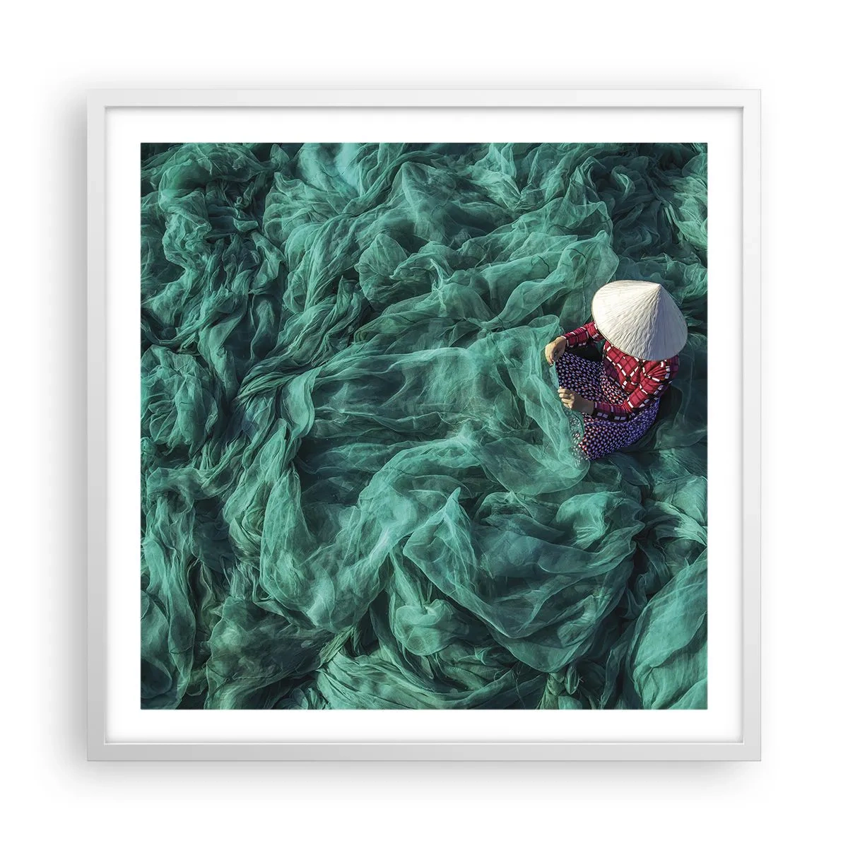 Poster in einem weißen Rahmen - In einem Meer aus Netzen - 60x60 cm