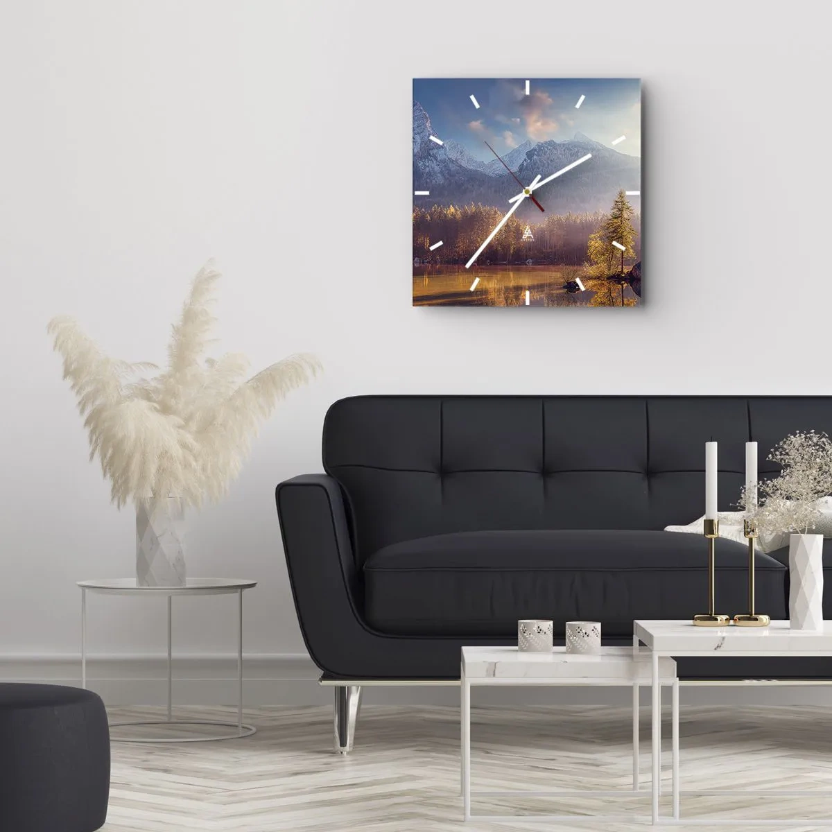 Wanduhr - Glasuhr - Malerischer Blick auf den Bergwald und den See im Morgengrauen - 30x30cm - In den Bergen und Tälern - Moderne Wanddekoration für Wohnzimmer und Schlafzimmer ARTTOR