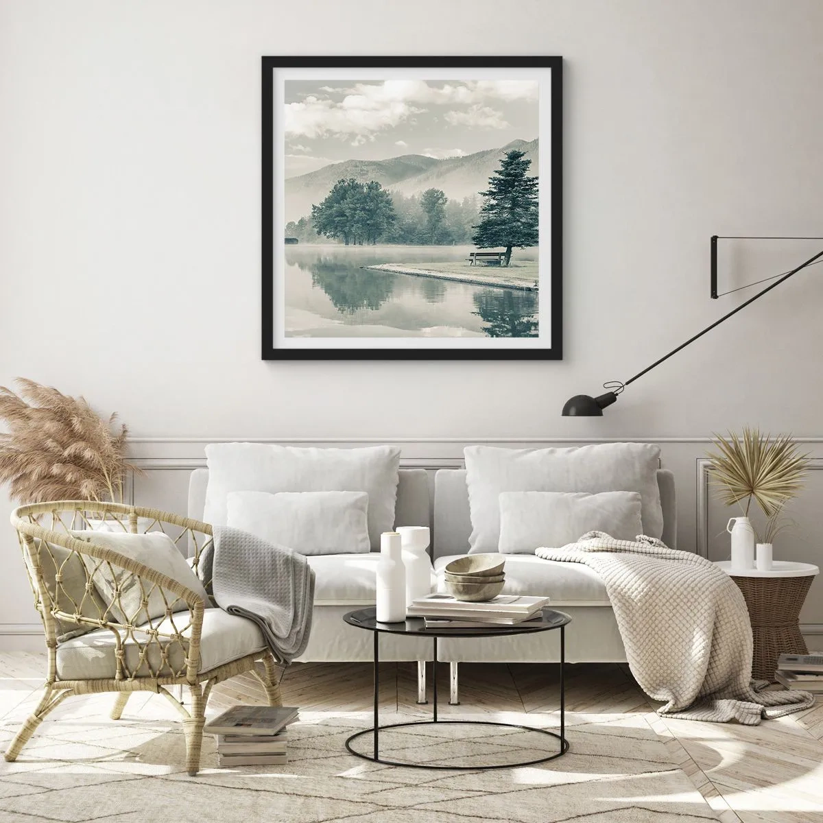Poster in einem schwarzem Rahmen - Der See schläft noch - 50x50 cm