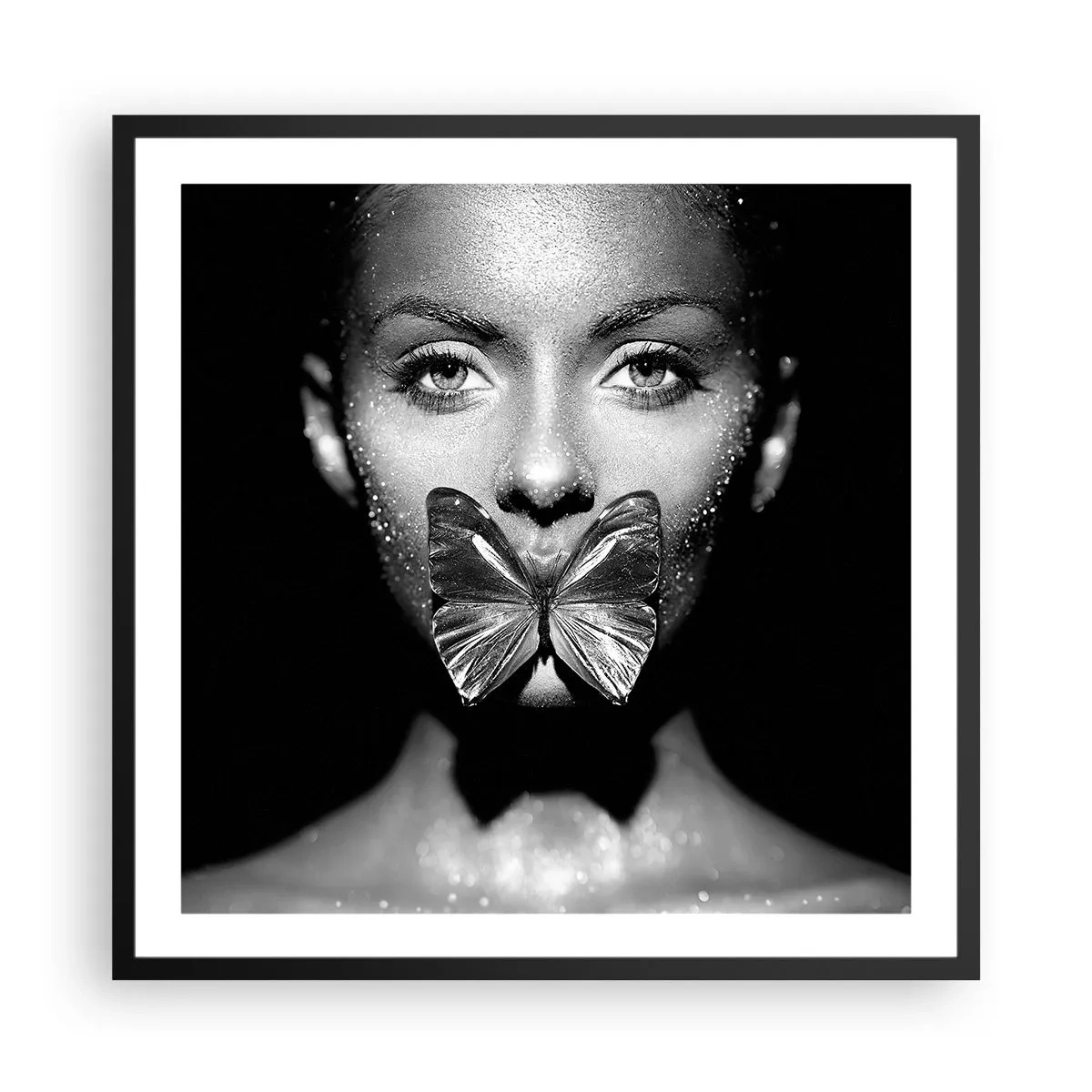 Poster in einem schwarzem Rahmen - Schmetterlingskuss - 60x60 cm