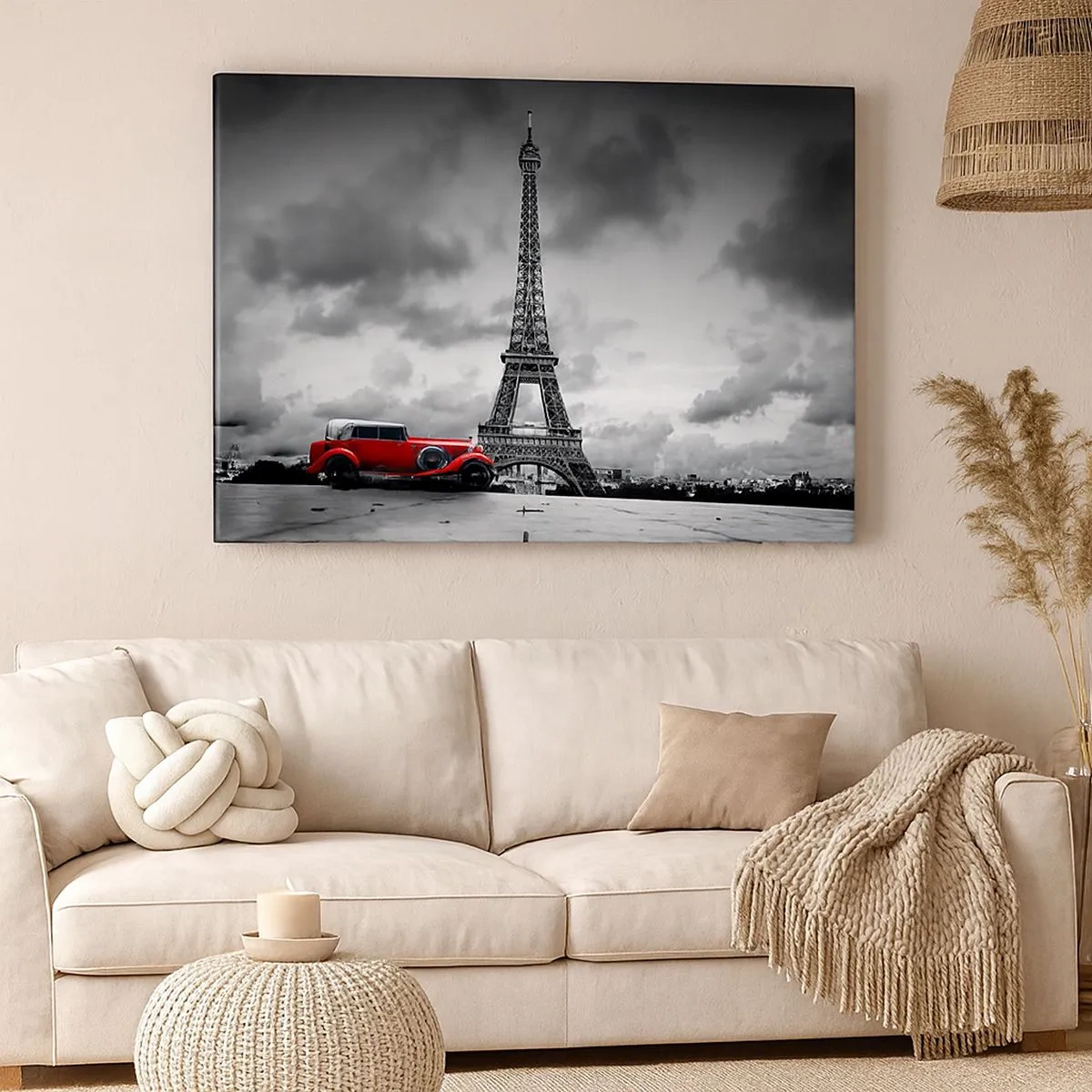 Bild auf Leinwand - Leinwandbild - Rotes Retro-Auto vor dem Eiffelturm in Schwarz und Weiß - 70x50cm - Vor nicht allzu langer Zeit in Paris - Moderne Wanddekoration für Wohnzimmer und Schlafzimmer ARTTOR