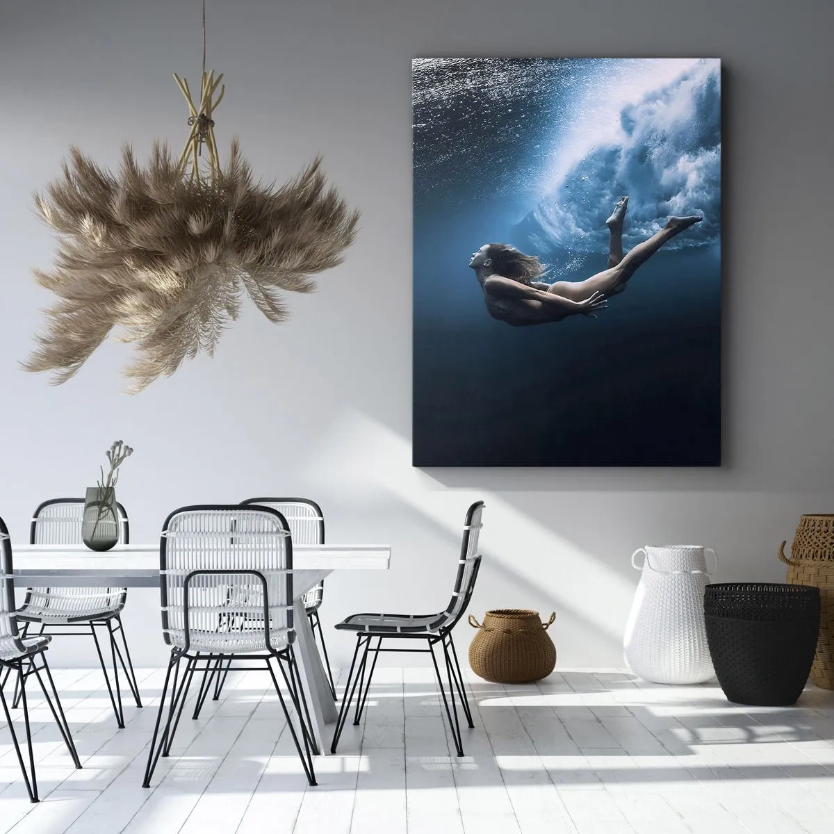 Bild auf Leinwand - Leinwandbild - Unterwasseraufnahme mit einer Frau und Luftblasen - 50x70cm - Moderne Meerjungfrau - Moderne Wanddekoration für Wohnzimmer und Schlafzimmer ARTTOR