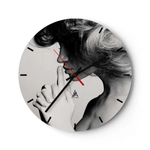 Wanduhr - Glasuhr - Schwarz-Weiß-Foto einer Frau mit dem Finger an den Lippen - 30x30cm - Auf sich selbst hören - Moderne Wanddekoration für Wohnzimmer, Küche und Schlafzimmer ARTTOR