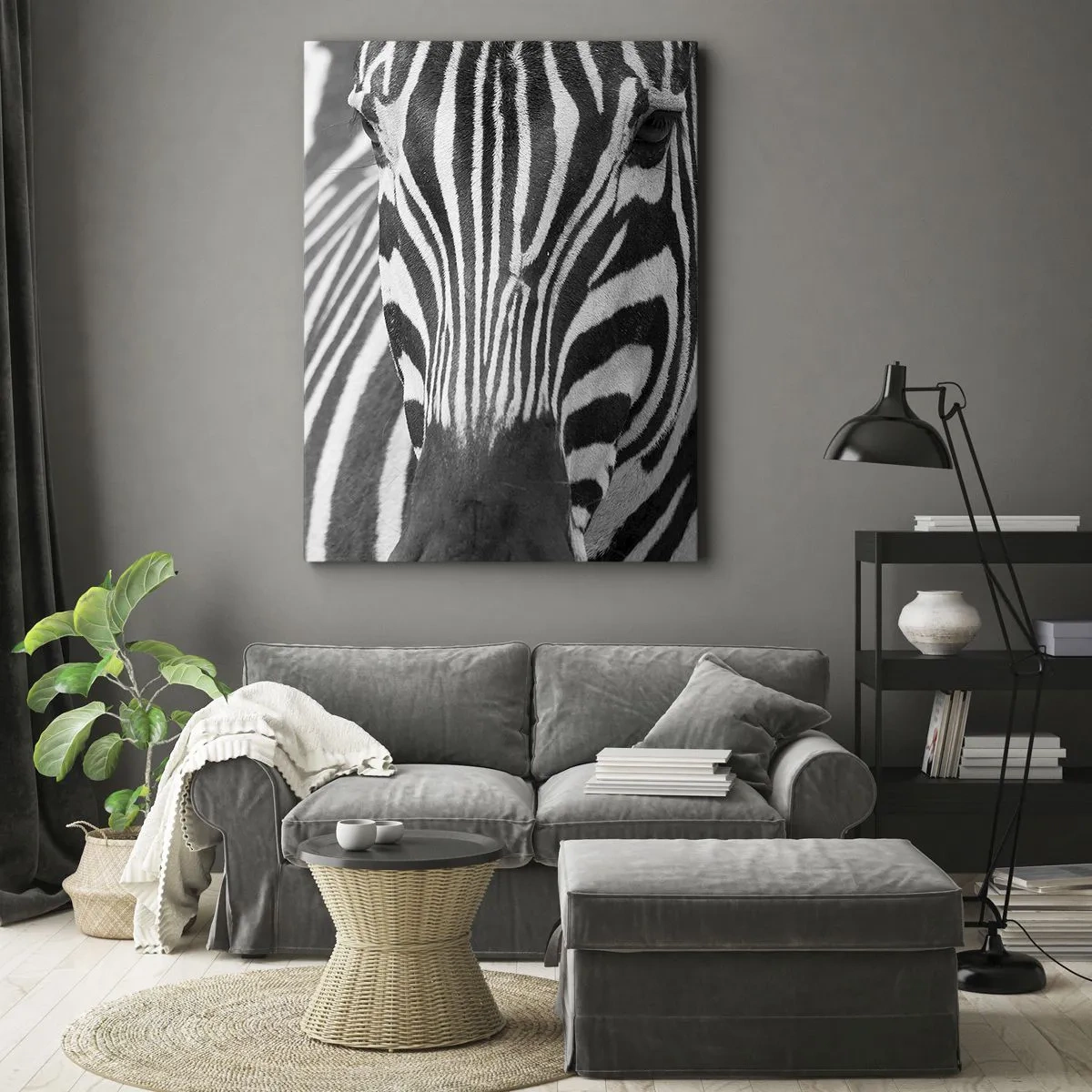 Bild auf Leinwand - Leinwandbild - Eine Schwarz-Weiß-Nahaufnahme eines Zebras mit seinen charakteristischen Streifen. - 50x70cm - Die Welt ist schwarz und weiß - Moderne Wanddekoration für Wohnzimmer und Schlafzimmer ARTTOR