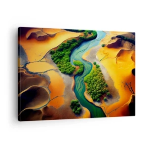 Bild auf Leinwand - Leinwandbild - Ein grüner Fluss, umgeben von goldenem Sand und Vegetation - 70x50cm - Lebensspendender Fluss - Moderne Wanddekoration für Wohnzimmer und Schlafzimmer ARTTOR