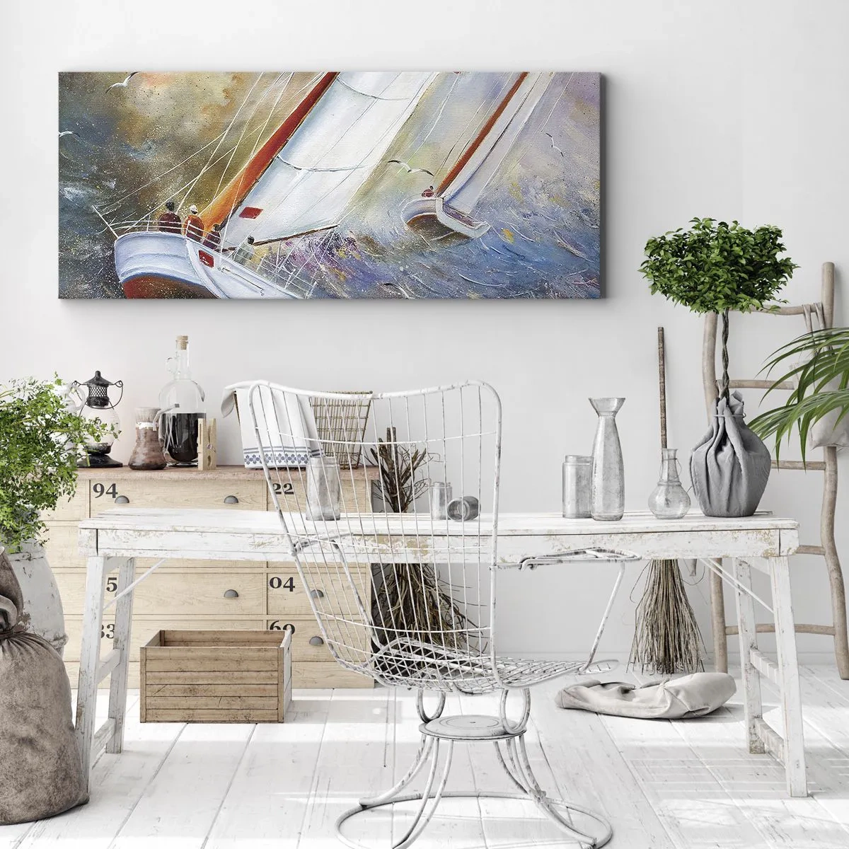 Bild auf Leinwand - Leinwandbild - Segelboote auf rauen Wellen in einer dynamischen Komposition - 120x50cm - Durch die Wellen laufend - Moderne Wanddekoration für Wohnzimmer und Schlafzimmer ARTTOR