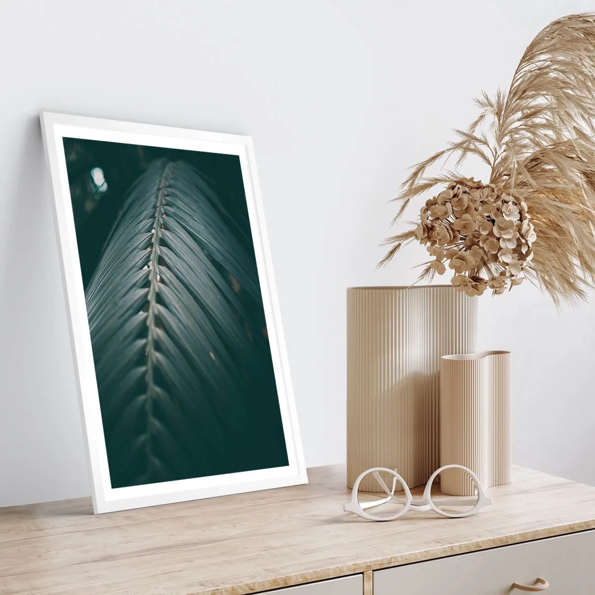 Poster in einem weißen Rahmen - Die Präzision der Natur - 50x70 cm