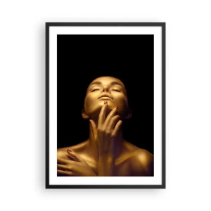 Poster in einem schwarzem Rahmen - Eine goldene Figur auf schwarzem Hintergrund in eleganter Pose - 50x70cm - Wie goldene Seide - Moderne Wanddekoration für Wohnzimmer und Schlafzimmer ARTTOR