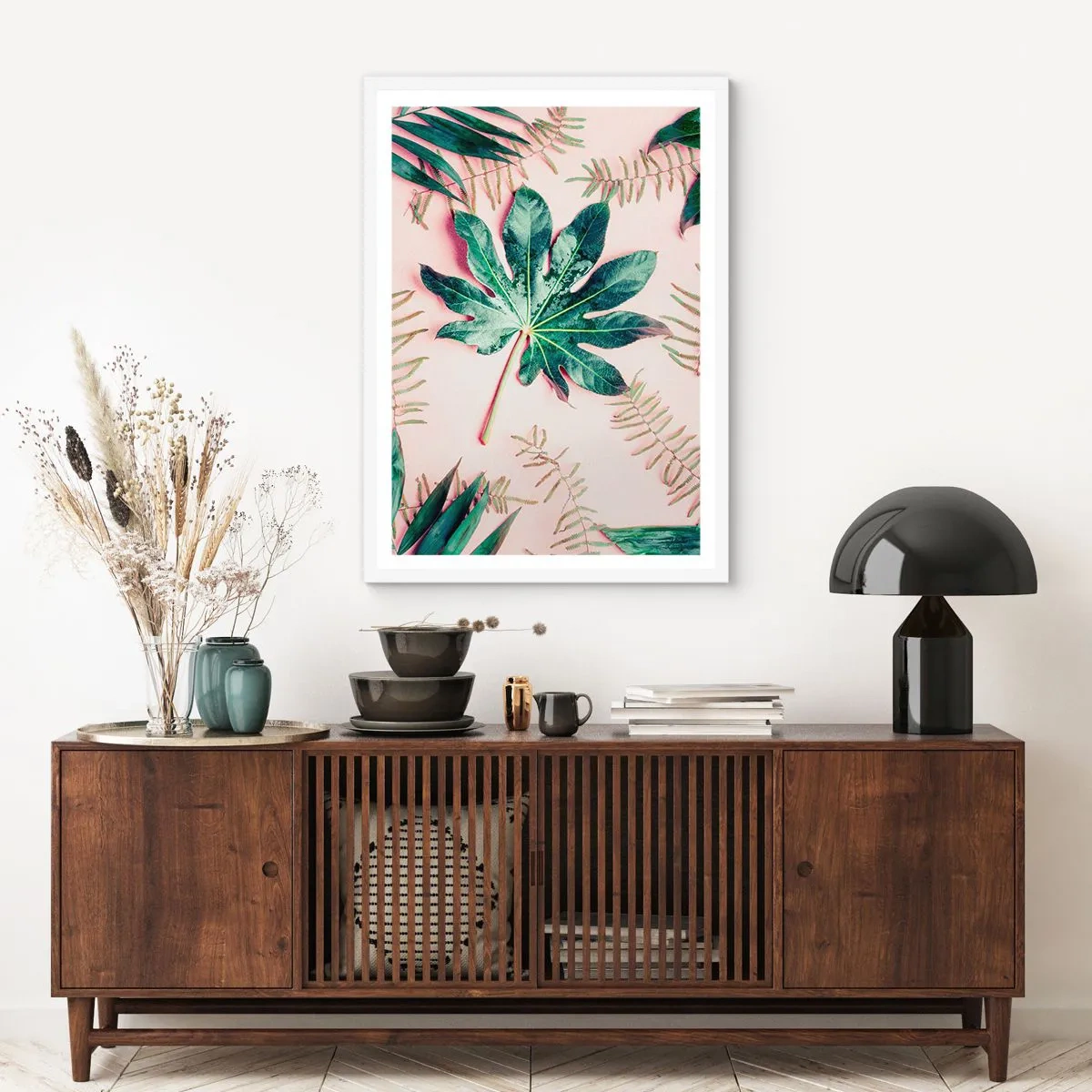 Poster in einem weißen Rahmen - Eine Studie von Grün auf einem rosa Hintergrund - 61x91 cm